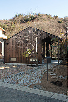 焼杉板（外壁材、杉焼き板）　施工写真