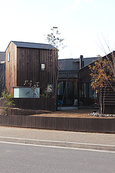 焼杉板（外壁材、杉焼き板）　施工写真