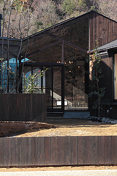 焼杉板（外壁材、杉焼き板）　施工写真