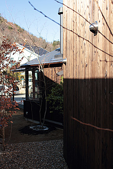 焼杉板（外壁材、杉焼き板）　施工写真