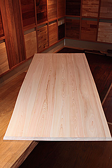 写真：桧（ひのき）　巾ハギ板