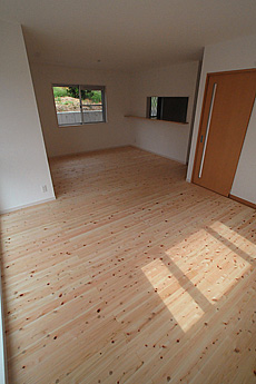 木曽桧（ひのき）　床暖房対応　無垢フローリング 施工写真