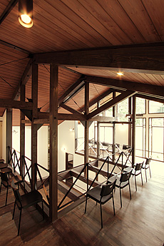 唐松（カラマツ）無垢羽目板 施工写真