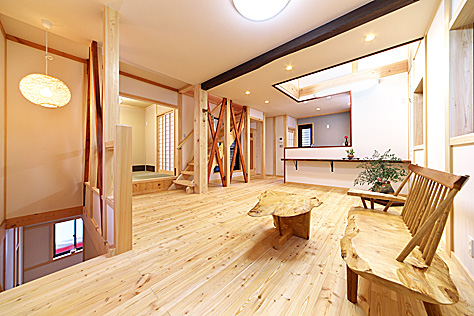 唐松（カラマツ・ラーチ）無垢フローリング　施工写真