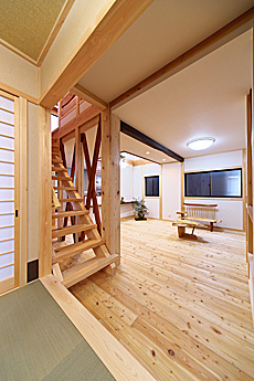 唐松（カラマツ・ラーチ）無垢フローリング　施工写真