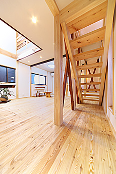 唐松（カラマツ・ラーチ）無垢フローリング　施工写真