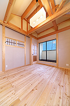 唐松（カラマツ・ラーチ）無垢フローリング　施工写真