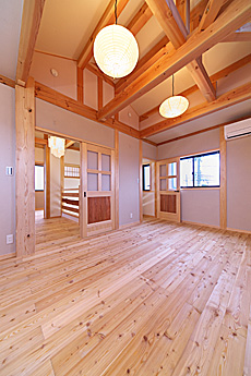 唐松（カラマツ・ラーチ）無垢フローリング　施工写真