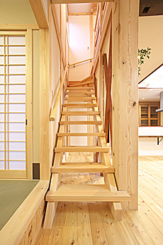 唐松（カラマツ・ラーチ）無垢フローリング　施工写真