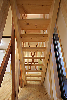 唐松（カラマツ・ラーチ）無垢フローリング　施工写真