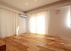 国産　欅（ケヤキ） 無垢フローリング　施工写真