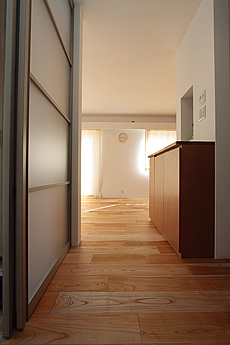 国産　欅（ケヤキ） 無垢フローリング　施工写真