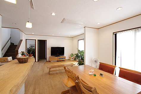 国産 栗（くり） 無垢フローリング　施工写真