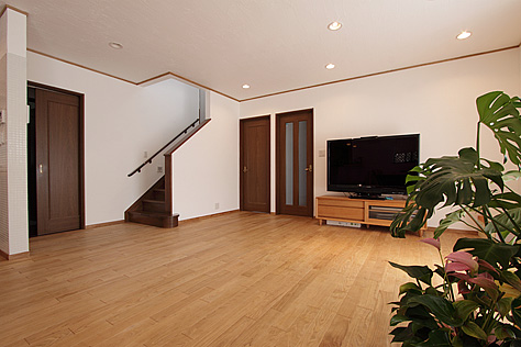 国産 栗（くり） 無垢フローリング　施工写真