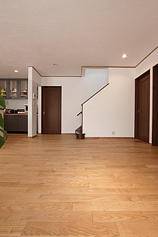 国産 栗（くり） 無垢フローリング　施工写真