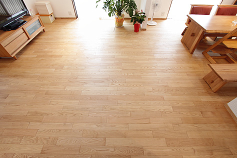 国産 栗（くり） 無垢フローリング　施工写真