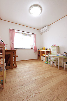 国産 栗（くり） 無垢フローリング　施工写真