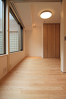 国産 栗（くり） 無垢フローリング　施工写真