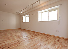 ヨーロピアン・メープル（シカモア）無垢フローリング　施工写真