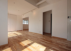 ヨーロピアン・メープル（シカモア）無垢フローリング　施工写真