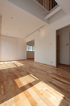 ヨーロピアン・メープル（シカモア）無垢フローリング　施工写真