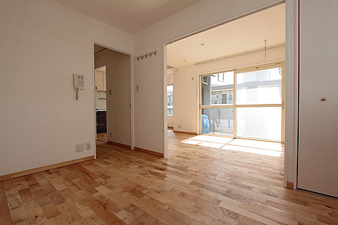 ヨーロピアン・メープル（シカモア）無垢フローリング　施工写真