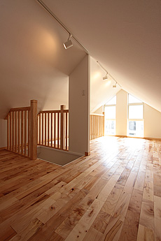 ヨーロピアン・メープル（シカモア）無垢フローリング　施工写真