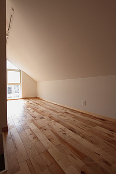 ヨーロピアン・メープル（シカモア）無垢フローリング　施工写真