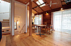 ヨーロピアン・メープル（シカモア） 無垢フローリング施工写真（兵庫県西宮市 N様邸）