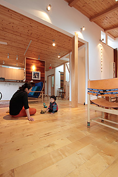 ヨーロピアン・メープル（シカモア）無垢フローリング　施工写真