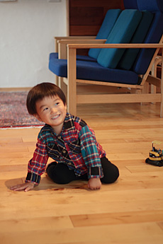 ヨーロピアン・メープル（シカモア）無垢フローリング　施工写真