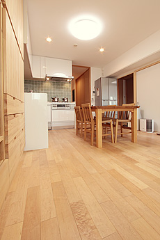 カエデ（メープル）無垢フローリング　施工写真