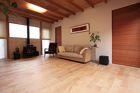 国産　板屋楓（イタヤ カエデ）無垢フローリング　施工写真