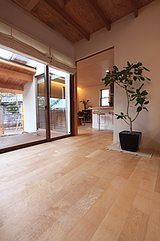 国産　板屋楓（イタヤ カエデ）無垢フローリング　施工写真