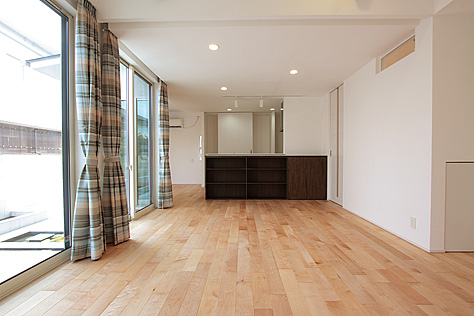 国産　板屋楓（イタヤ カエデ）無垢フローリング　施工写真