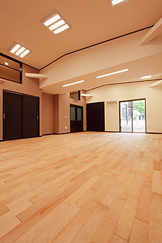 国産　板屋楓（イタヤ カエデ）無垢フローリング　施工写真