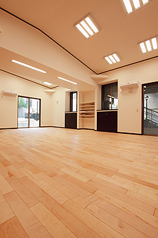 国産　板屋楓（イタヤ カエデ）無垢フローリング　施工写真