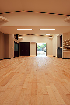 国産　板屋楓（イタヤ カエデ）無垢フローリング　施工写真