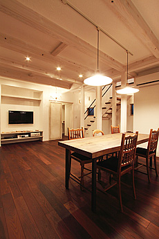 ブラウン オーク　床暖房対応　無垢フローリング　施工写真