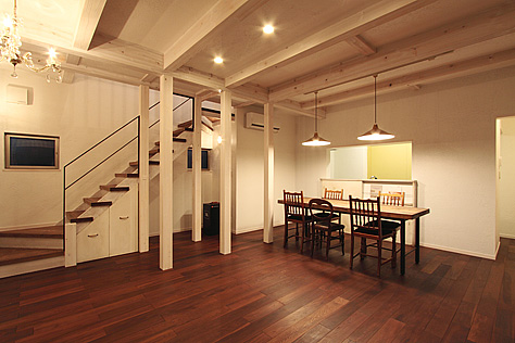 ブラウン オーク　床暖房対応　無垢フローリング　施工写真