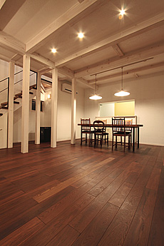 ブラウン オーク　床暖房対応　無垢フローリング　施工写真