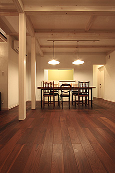 ブラウン オーク　床暖房対応　無垢フローリング　施工写真