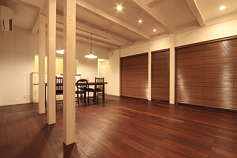 ブラウン オーク　床暖房対応　無垢フローリング　施工写真