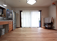 国産（産地：北海道）　楢（なら/オーク） 無垢フローリング　施工写真