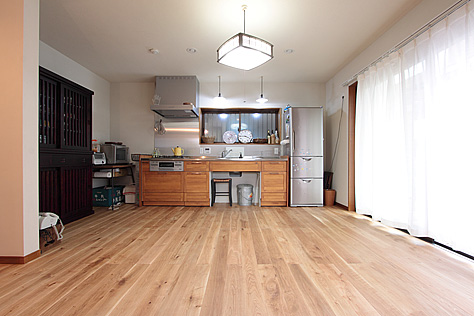 国産（産地：北海道）　楢（なら/オーク） 無垢フローリング　施工写真