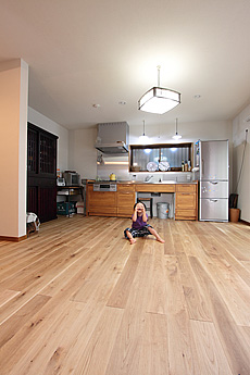 国産（産地：北海道）　楢（なら/オーク） 無垢フローリング　施工写真