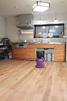 国産（産地：北海道）　楢（なら/オーク） 無垢フローリング　施工写真