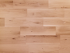 写真：ホワイトオーク 無垢フローリング 無塗装・節あり・ツナギ面V溝入りUNI