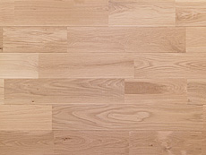 写真：ホワイトオーク 無垢フローリング　無塗装・UNI・小節