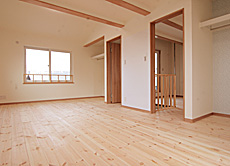 パイン　無垢フローリング　施工写真